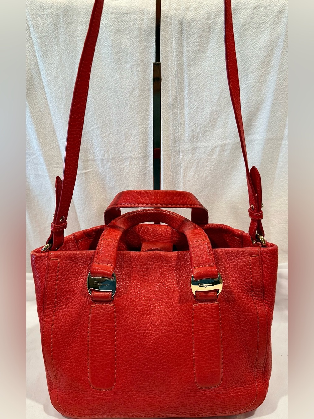 Salvatore Ferragamo Vala Stunning Red Leather 2-Way Handbag